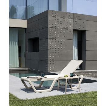 Vela Sonnenliege aus Technopolymer und Scab Design-Stoff