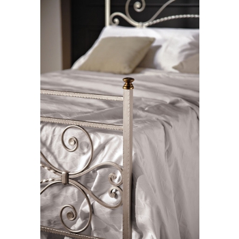 Halbgroßes Bett Handgearbeitete schmiedeeiserne Note