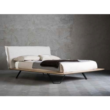 Doppelbett aus Altacorte mit gepolstertem Kopfteil