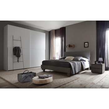 Kenzo Bett aus doppeltem Altacorte in Massivholzplanken