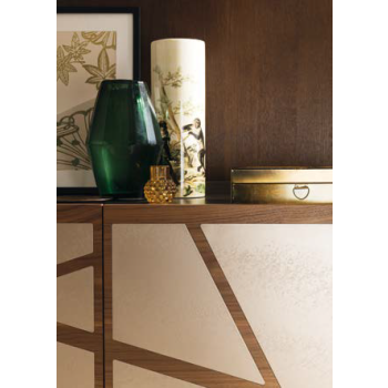 Hinten fertiggestelltes Fujiko-Sideboard von Altacorte