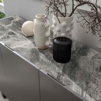 Pegaso 3-türiges Sideboard von Stones