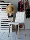 Alfa-Stuhl von Bontempi mit Monocoque aus lackiertem Holz und gestepptem Kissen
