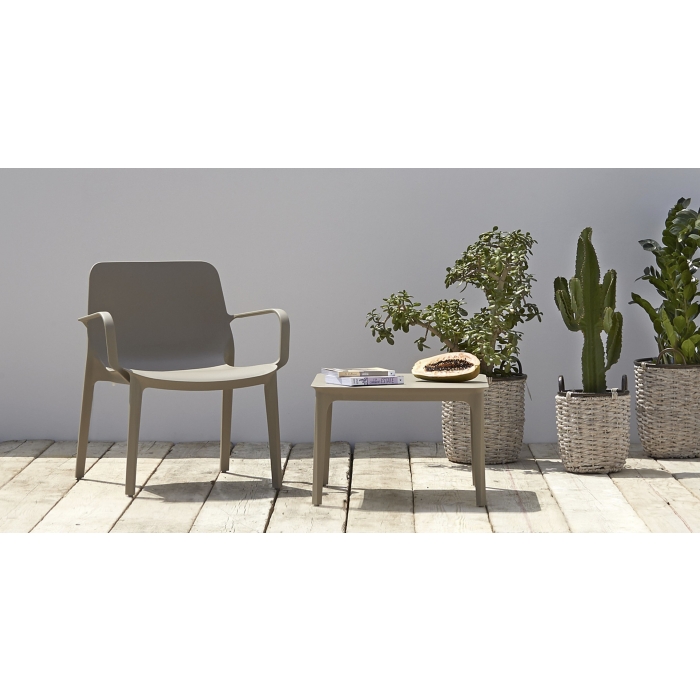 Ginevra Loungesessel mit Technopolymer-Armlehnen von Scab Design