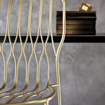 Stapelbarer Freak-Eisenstuhl von Bontempi mit lackierter Stahlstruktur