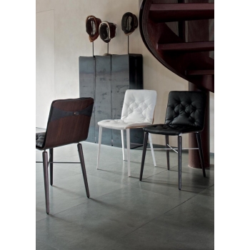 Kate Bontempi Stuhl mit Holzsitz und Struktur aus Holz oder Stahl