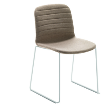 Stuhl Liù aus Metall, Holz, bezogen mit Stoff, Leder, Leder mit horizontalen Nähten oder Falten,