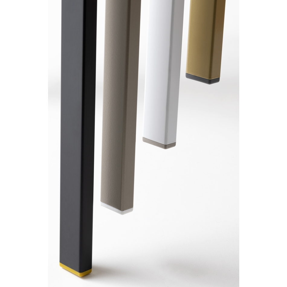 Beba Young Hocker von Point House