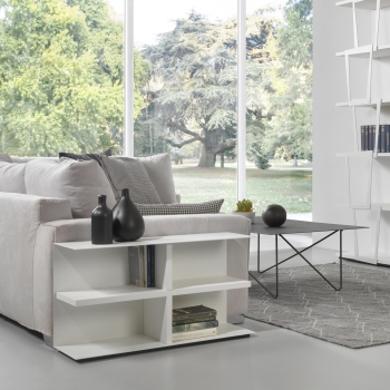 Schlanker Couchtisch von Pezzani mit Metallrahmen und Laminatplatte