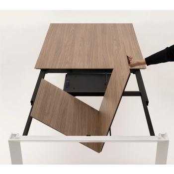 Ausziehbarer quadratischer Diamante-Tisch von Point House