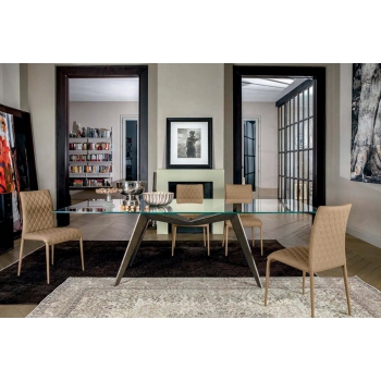 Reverse Table von Tonin Casa behoben