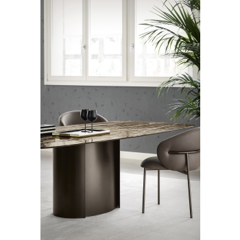 Fester runder oder rechteckiger Yoroi-Tisch von Calligaris