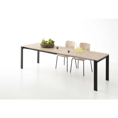 Schlichter Tisch von Point House