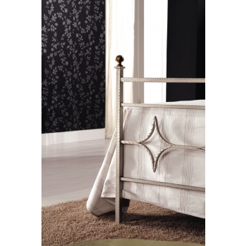 Letto a una piazza e mezza Lumen in ferro battuto prodotto artigianalmente