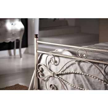 Letto a una piazza e mezza Nota in ferro battuto prodotto artigianalmente