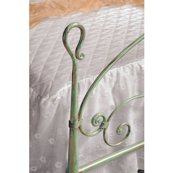 Letto matrimoniale Smeraldo in ferro battuto prodotto artigianalmente