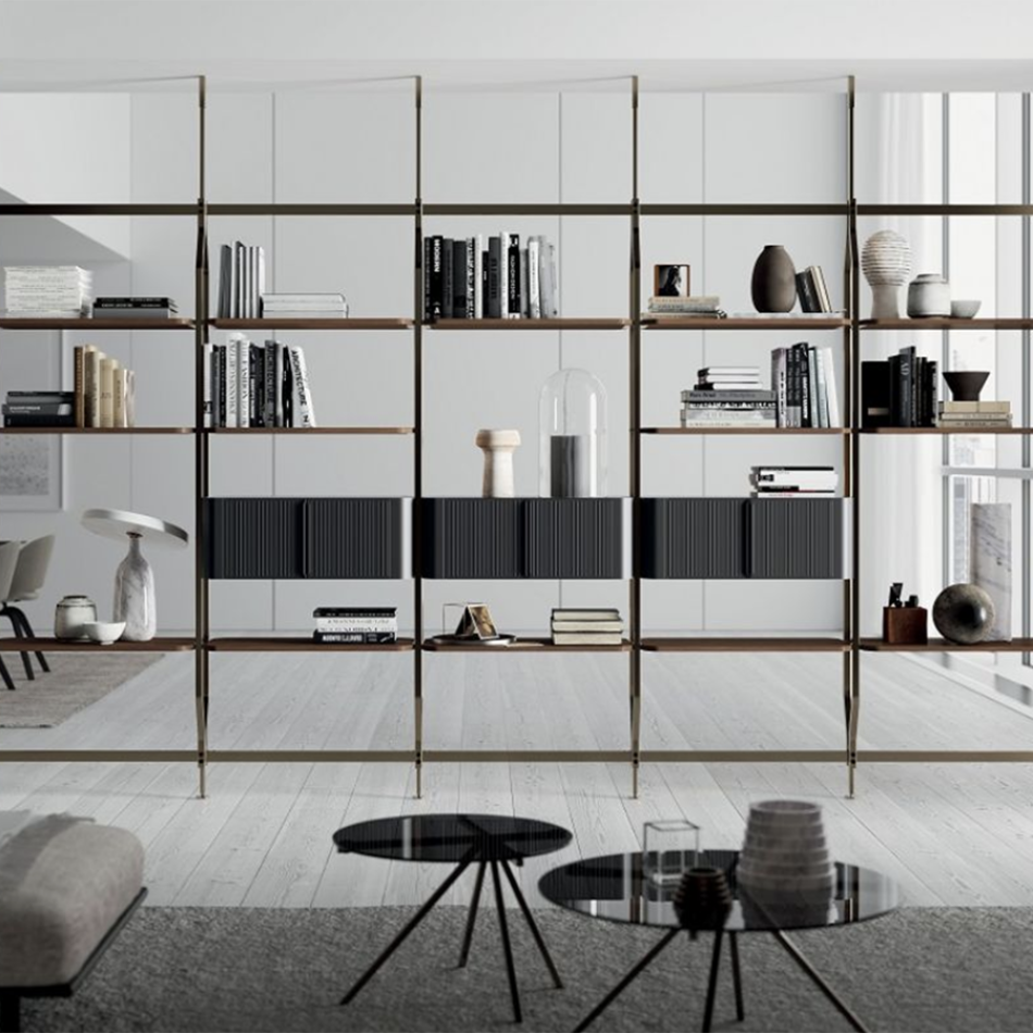 Libreria Charlotte Bontempi a parete o soffitto con ripiani e contenitori