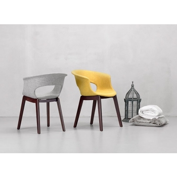 Poltrona Natural Miss B Pop di Scab Design in plastica imbottita 