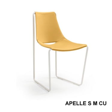 Sedia Apelle di Midj con seduta in cuoio