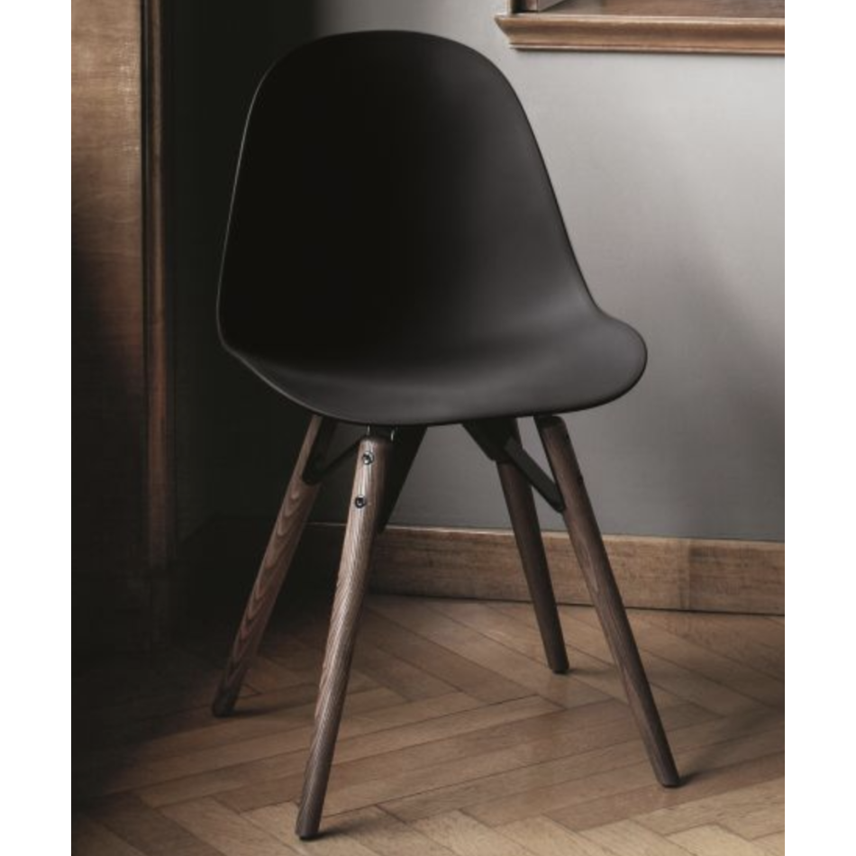 Sedia Bontempi Mood con struttura in legno, acciaio, allumino con e senza braccioli fissa o girevole