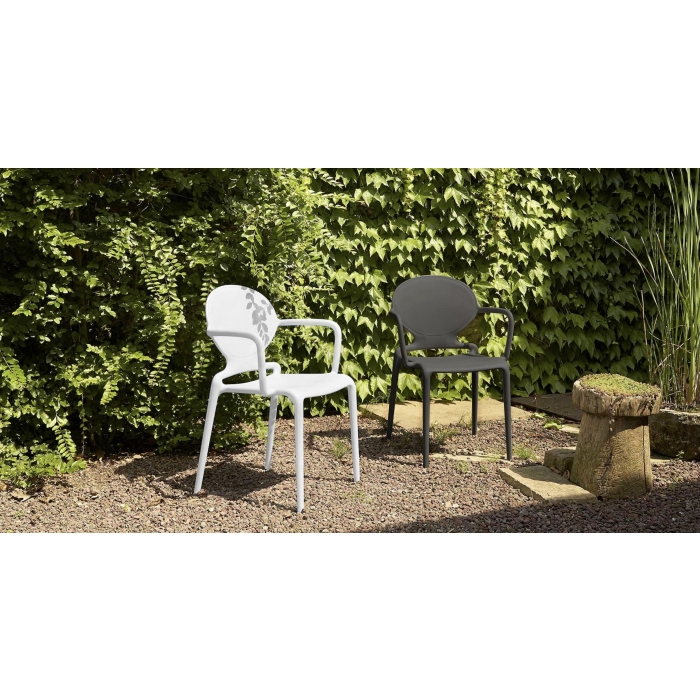 Sedia Gio con braccioli in tecnopolimero impilabile Scab Design
