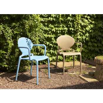Sedia Gio con braccioli in tecnopolimero impilabile Scab Design