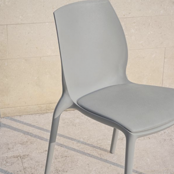 Sedia Hidra in polipropilene o imbottita