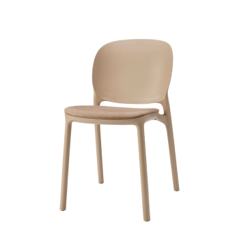 Sedia Hug imbottita di Scab Design