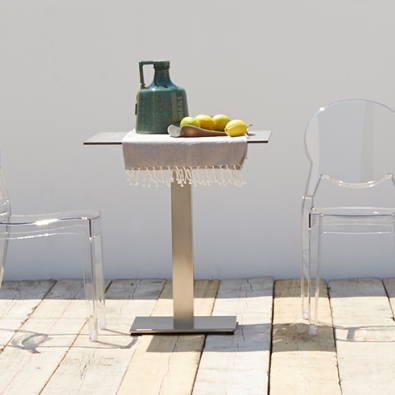 Sedia Igloo Chair in policarbonato ignifugo Scab design