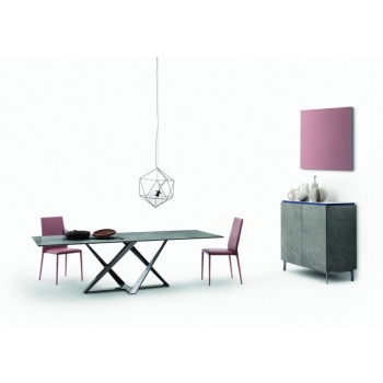 Sedia Malik di Bontempi in ecopelle, pelle o tessuto