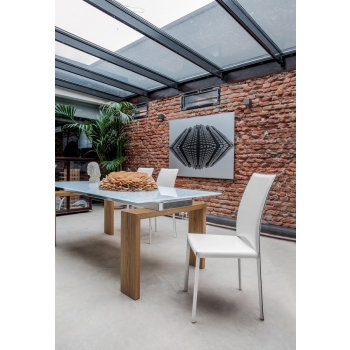 Sedia rivestita in cuoio Madeleine di Tonin casa