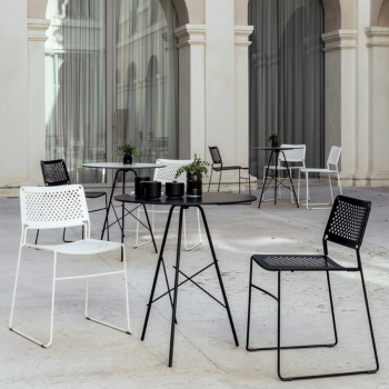 Sedia Slim S M in Metallo per interno ed esterno impilabile di Midj