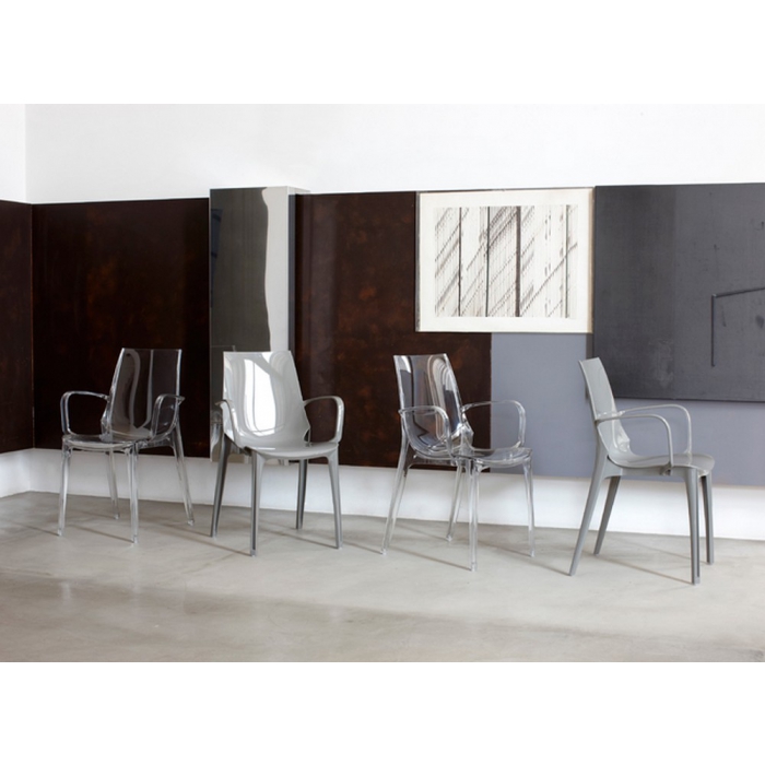 Sedia Vanity in plastica di Scab Design con braccioli