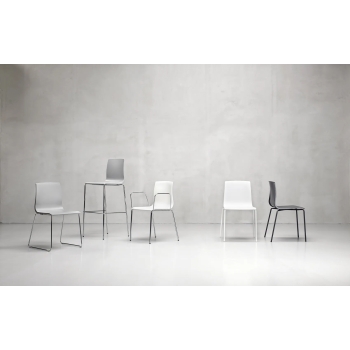 Sgabello Alice in tecnopolimero e acciaio Scab Design
