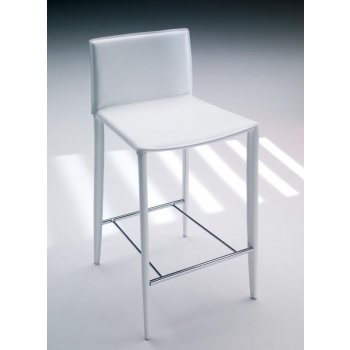 Sgabello Linda di Bontempi dal design classico rivisto in chiave moderna