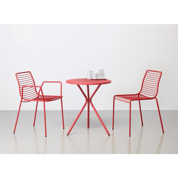 Tavolino Argo 60x60 in tecnopolimero e impilabile Scab Design