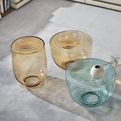 Tavolino H2O di Bontempi in vetro soffiato con base in acciaio