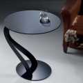 Tavolino Swan di Pezzani con top in vetro temperato acidato