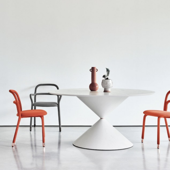 Tavolo Clessidra con base in metallo o rivestita di legno di Midj