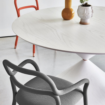 Tavolo Clessidra con base in metallo o rivestita di legno di Midj