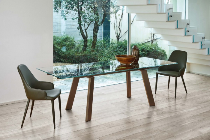 Tavolo Gulliver Di Ingenia Bontempi Allungabile Con Piano In Cristallo E Gambe In Acciaio