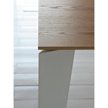 Tavolo moderno e di design Cruz di Bontempi in molteplici dimensioni e finiture