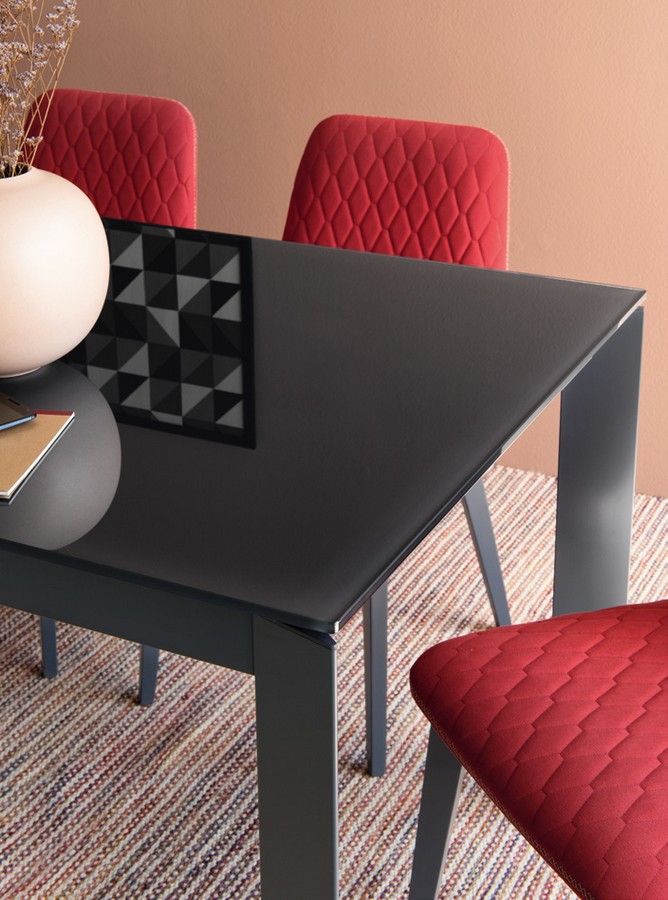 Fixierter Tisch 130 cm Baron von Connubia mit Melamin-, Keramik- oder