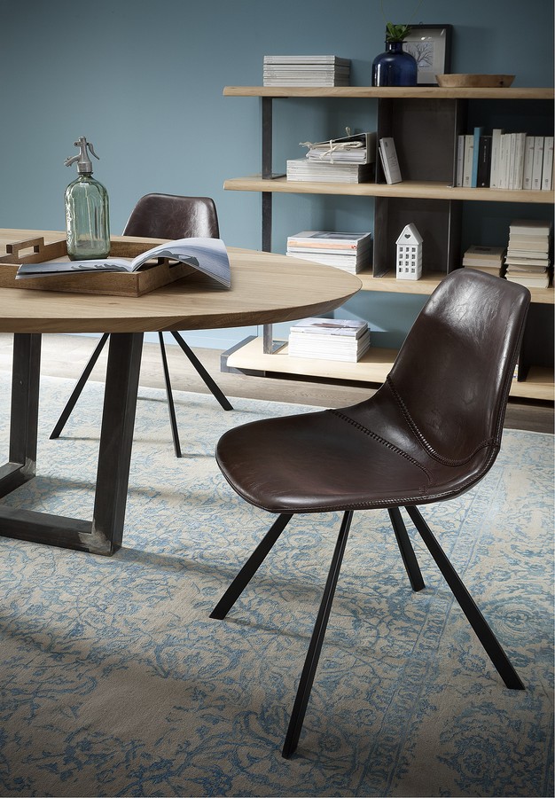 Wally Altacorte Stuhl aus Metall und Leder