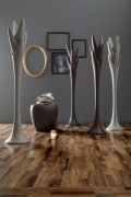 Spiga Garderobe von Tonin Casa mit einfachem und elegantem Design