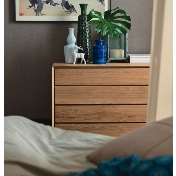 Nook Kommode mit vier Schubladen aus Massivholz von Altacorte