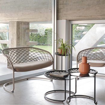 Sofa P47 DV M TS_CU mit Lederrücken und mit Stoff oder Leder bezogen von Midj