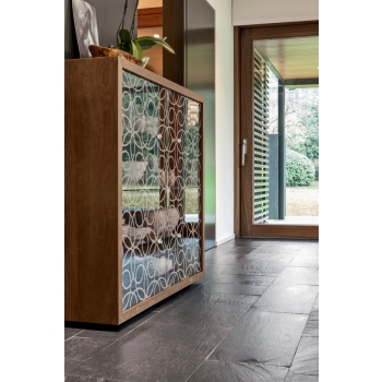 Sideboard der Granada Linie von Tonin Casa elegant in Holz und Glas
