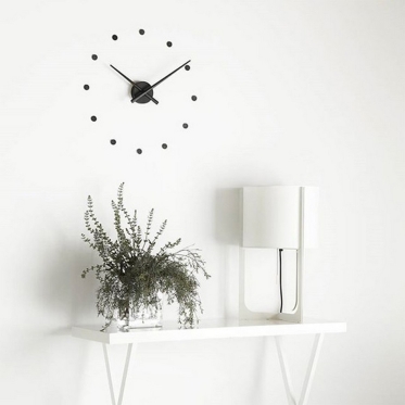 ABl. Miniuhr von Nomon
