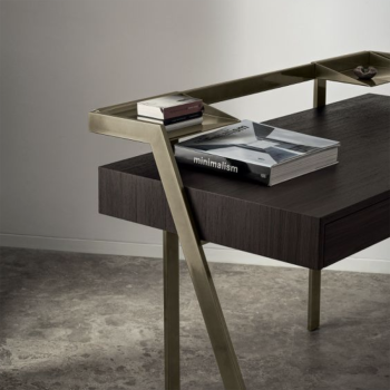 Eleganter Zac Bontempi Schreibtisch mit Holzplatte und Stahlkonstruktion